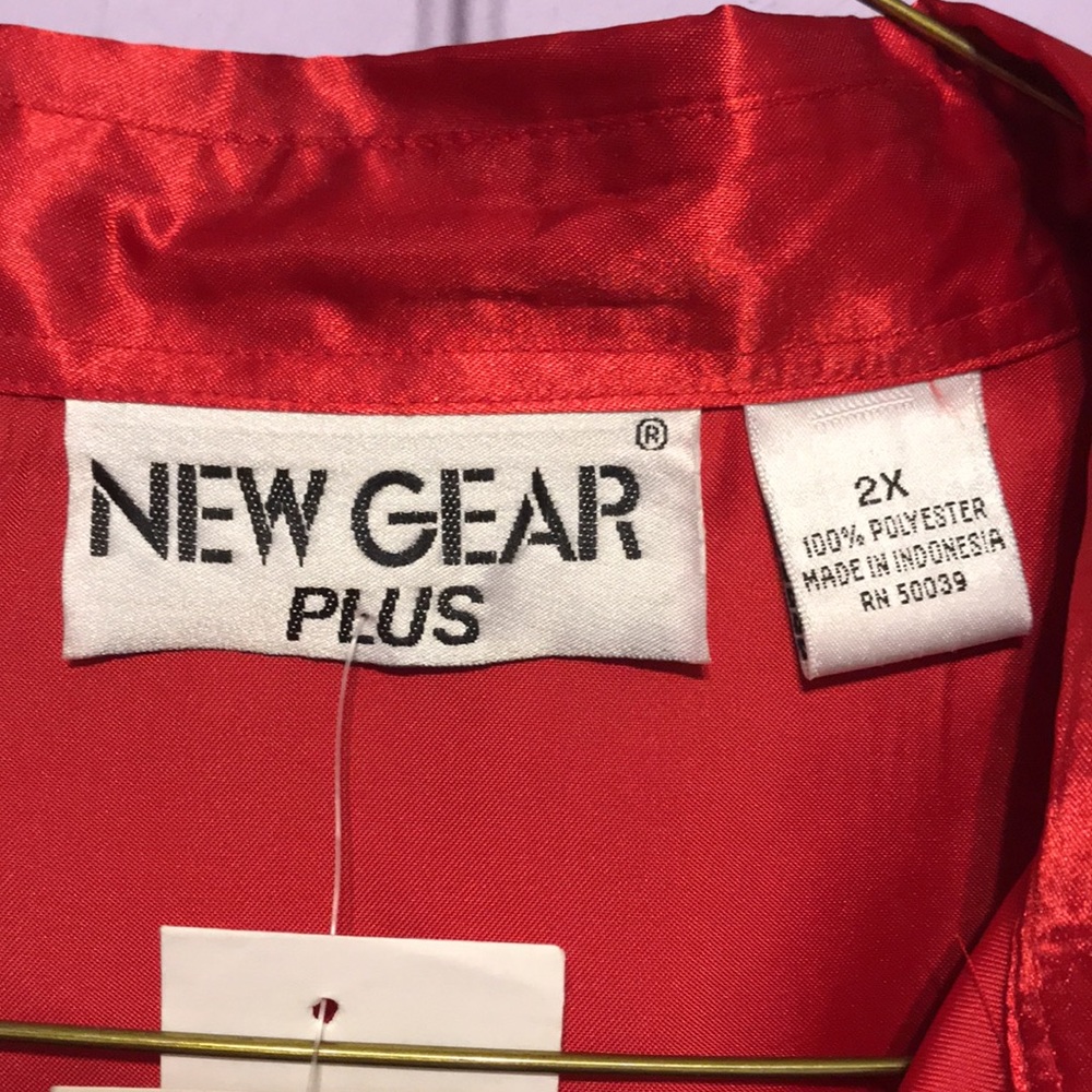 Plus size red blouse. - Picture 2 of 3
